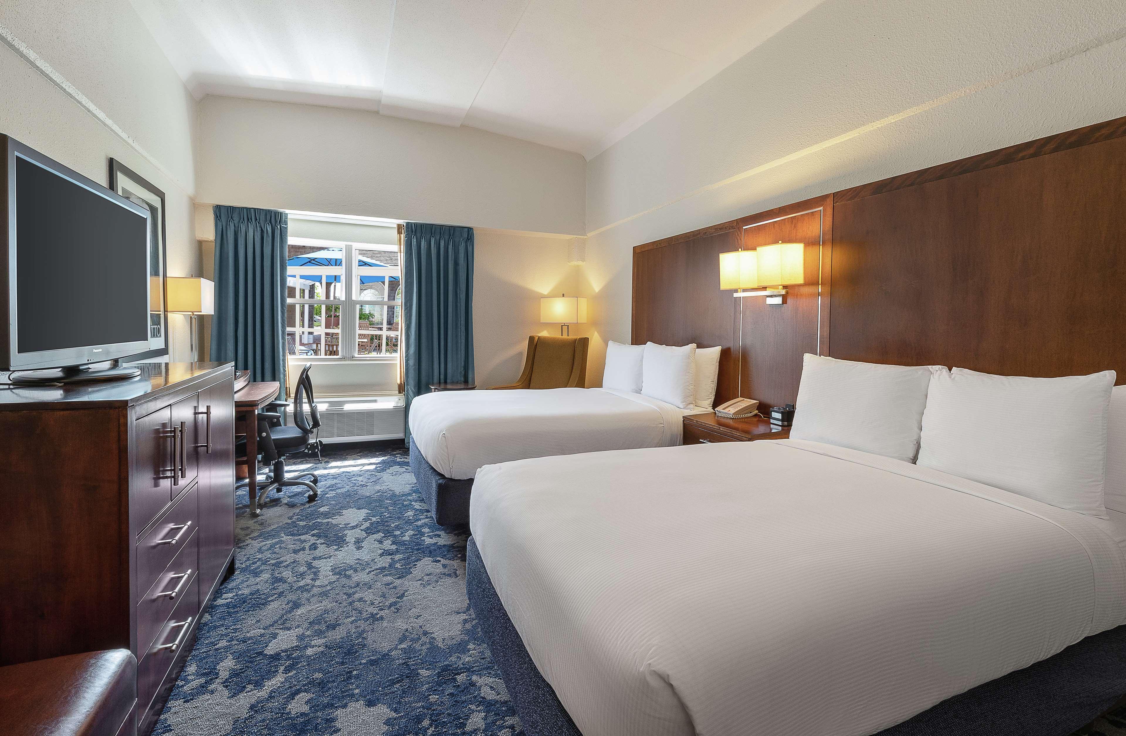 Отель Doubletree By Hilton Cape Cod - Хианнис Экстерьер фото