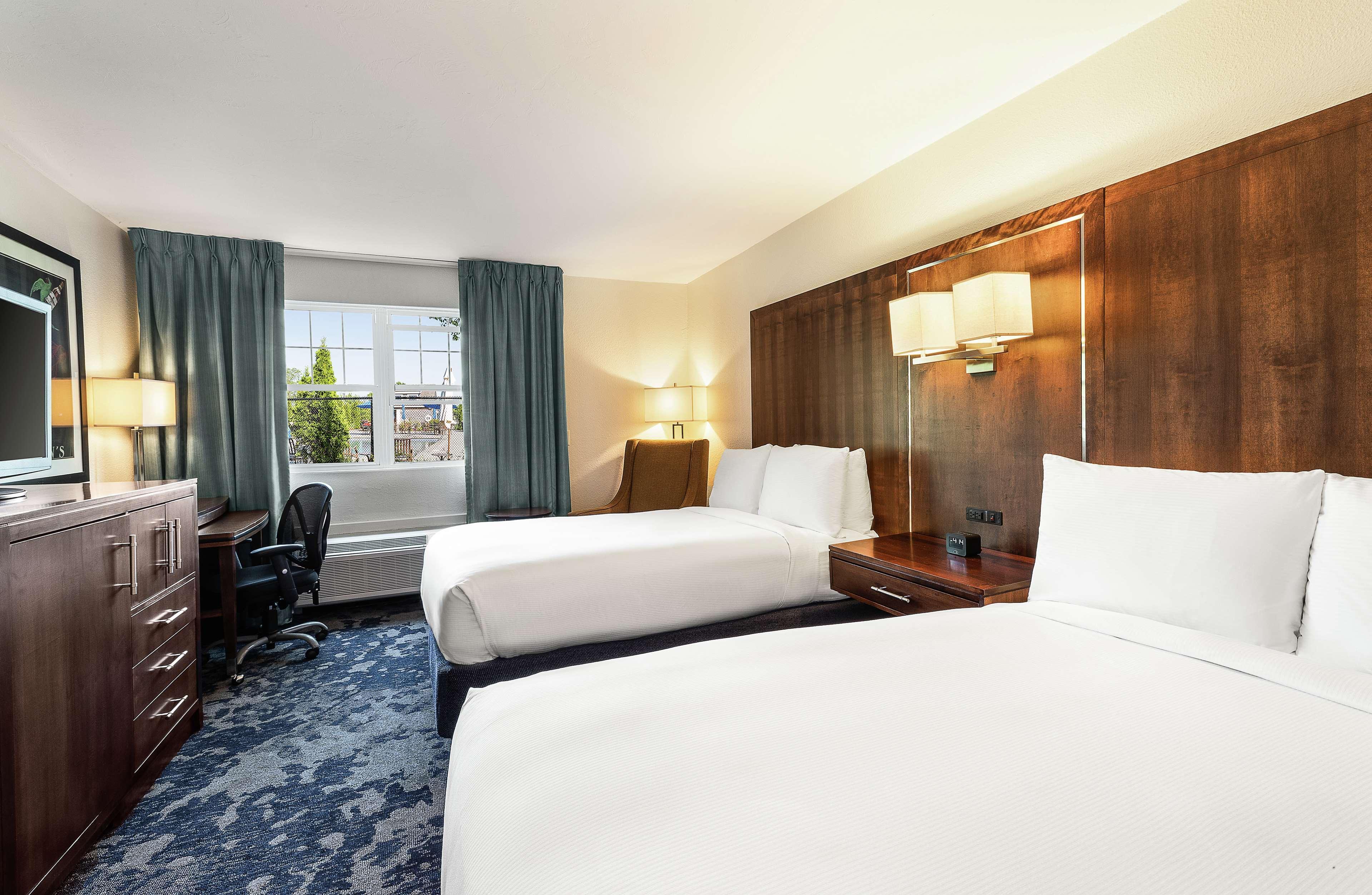Отель Doubletree By Hilton Cape Cod - Хианнис Экстерьер фото