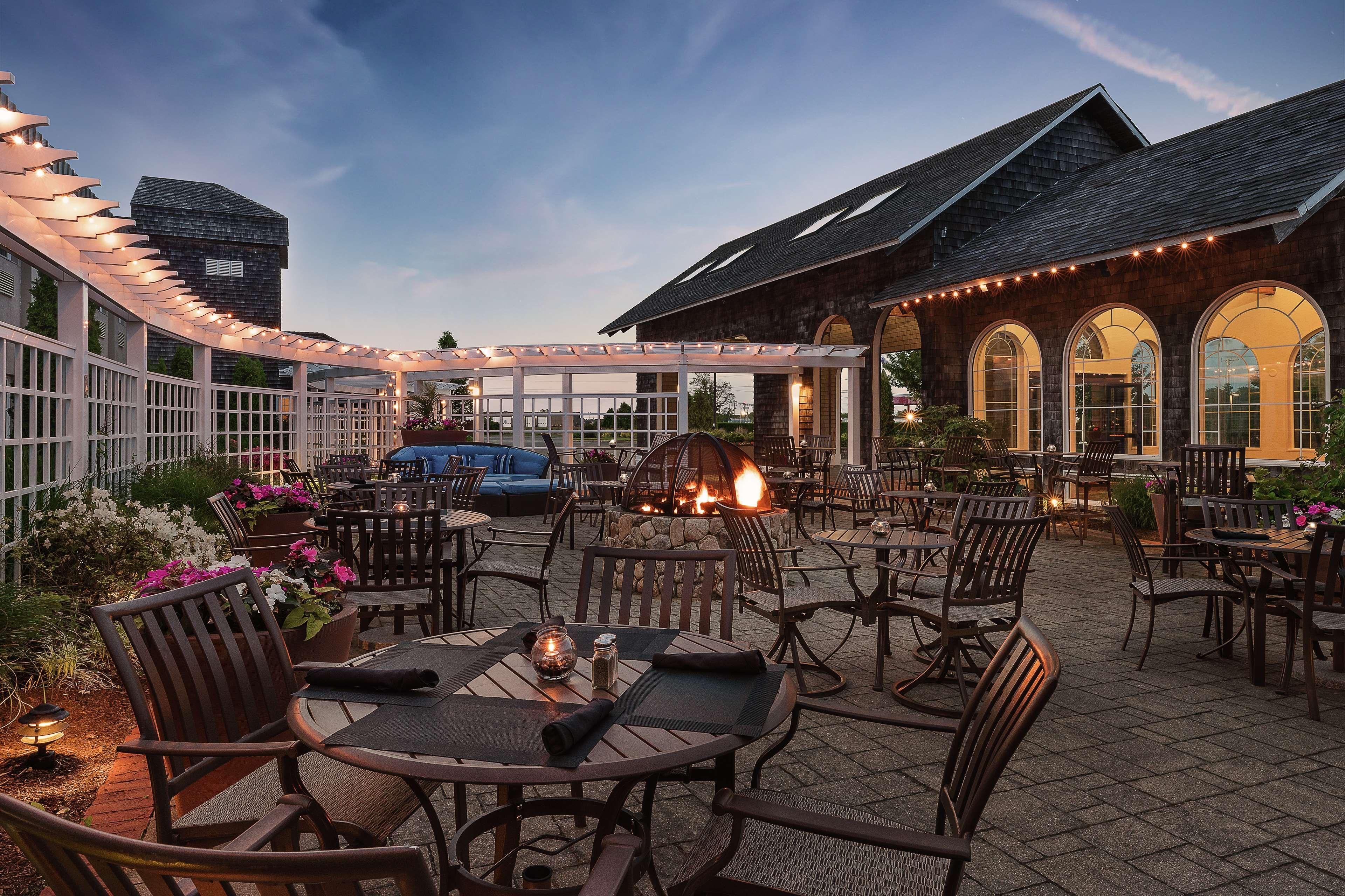 Отель Doubletree By Hilton Cape Cod - Хианнис Экстерьер фото
