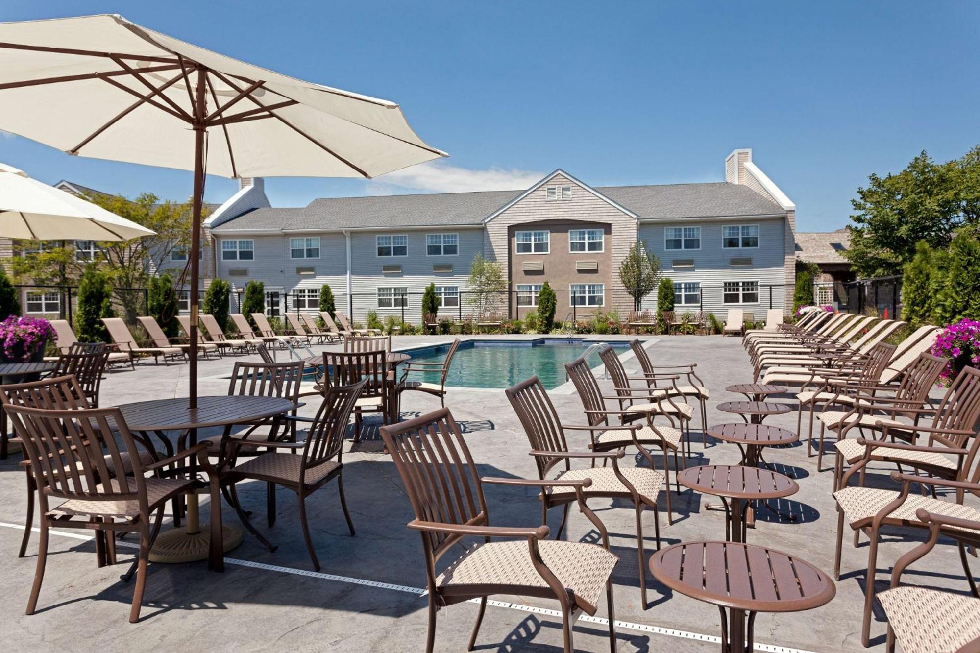 Отель Doubletree By Hilton Cape Cod - Хианнис Экстерьер фото