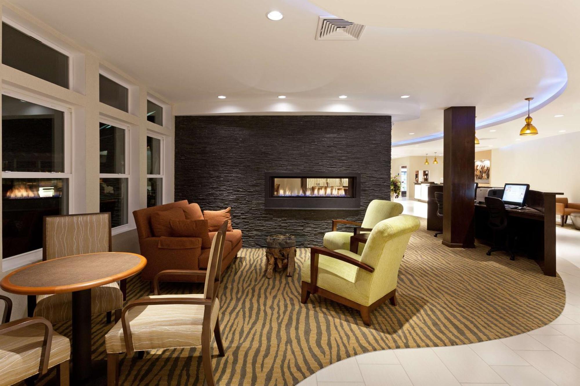 Отель Doubletree By Hilton Cape Cod - Хианнис Экстерьер фото