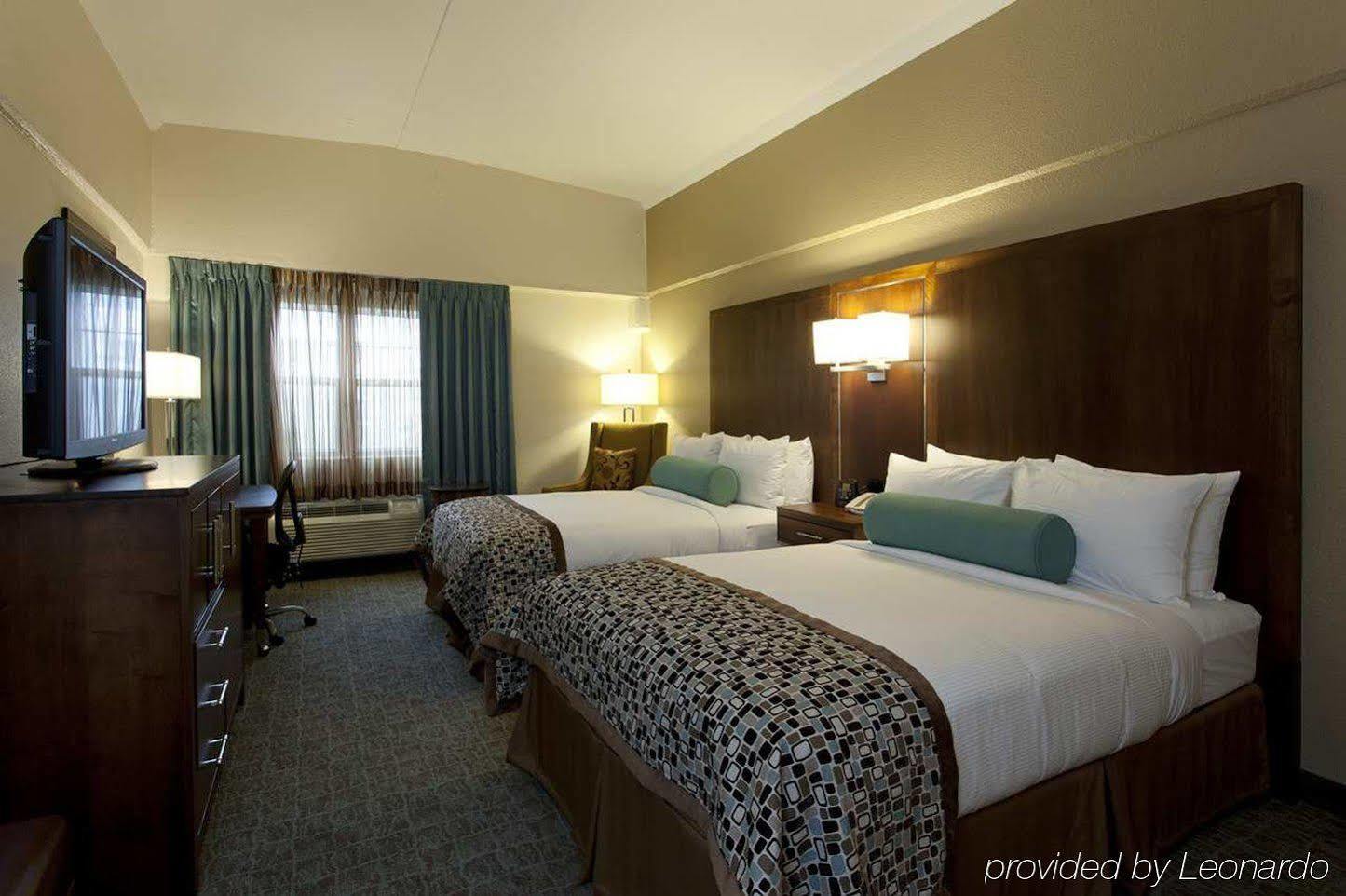 Отель Doubletree By Hilton Cape Cod - Хианнис Экстерьер фото