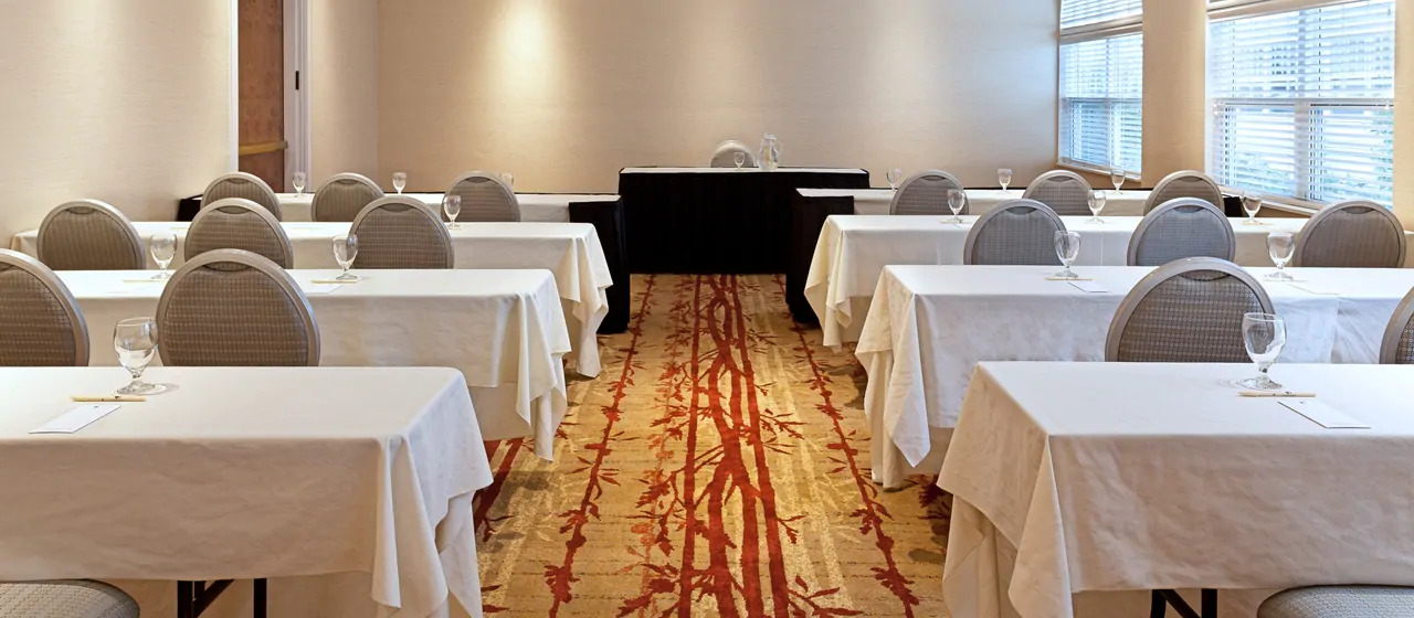 Отель Doubletree By Hilton Cape Cod - Хианнис Экстерьер фото